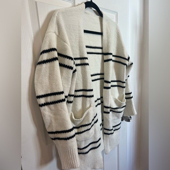 Oversized Fuzzy Knit Sweater - Picture 2 of 4